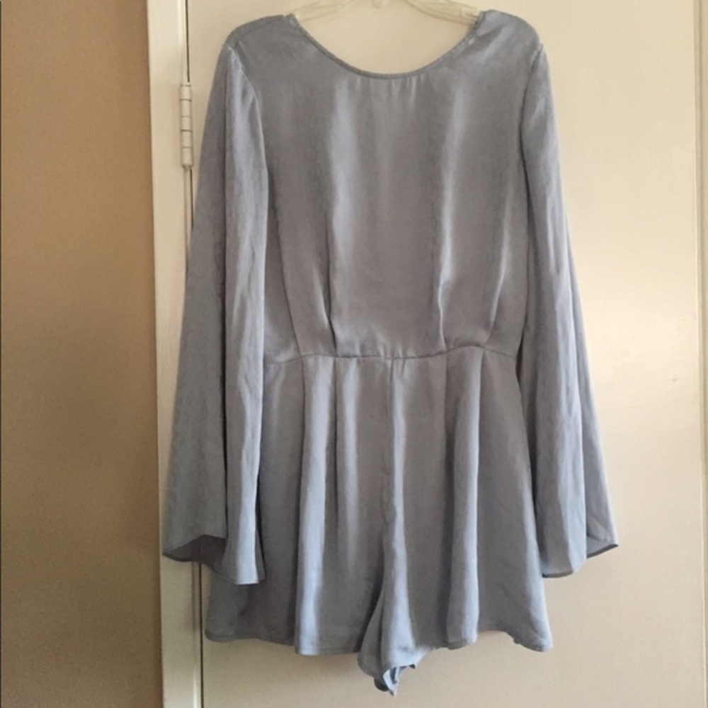 Topshop Satin Animal Playsuit/Romper w/long sleeves and scooped neckline Size 4 - Picture 5 of 13